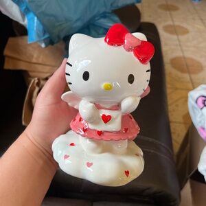 HELLO KITTY VALENTINES DAY FIGURINE